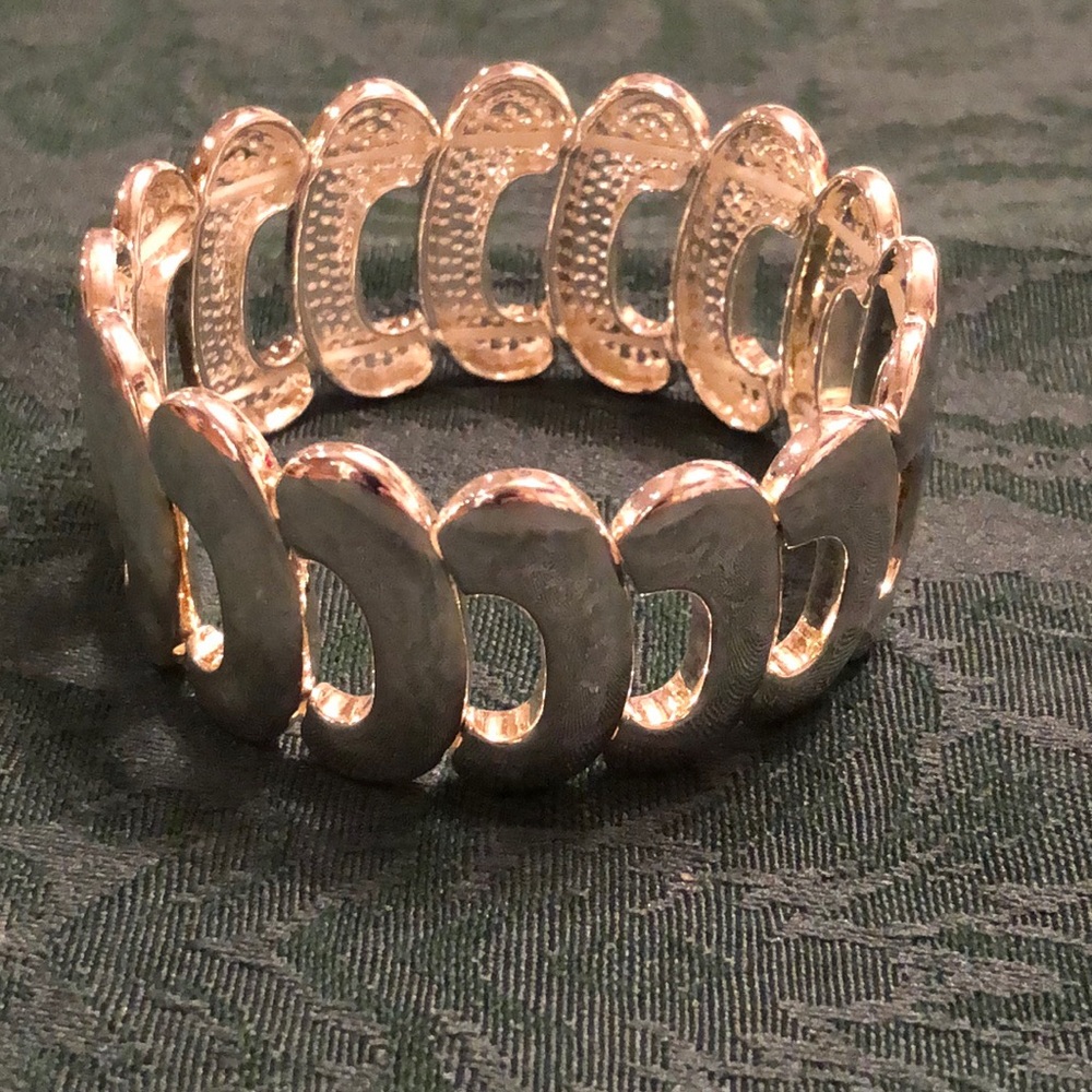🌼Chico’s Silvertone Bracelet 🌼